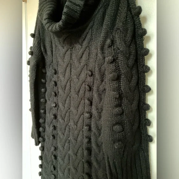 NWT FARM RIO cable-knit off shoulder sweater dress - Picture 7 of 15